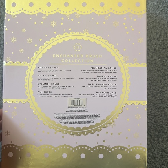 Brand new makeup brushes and case - Picture 3 of 3